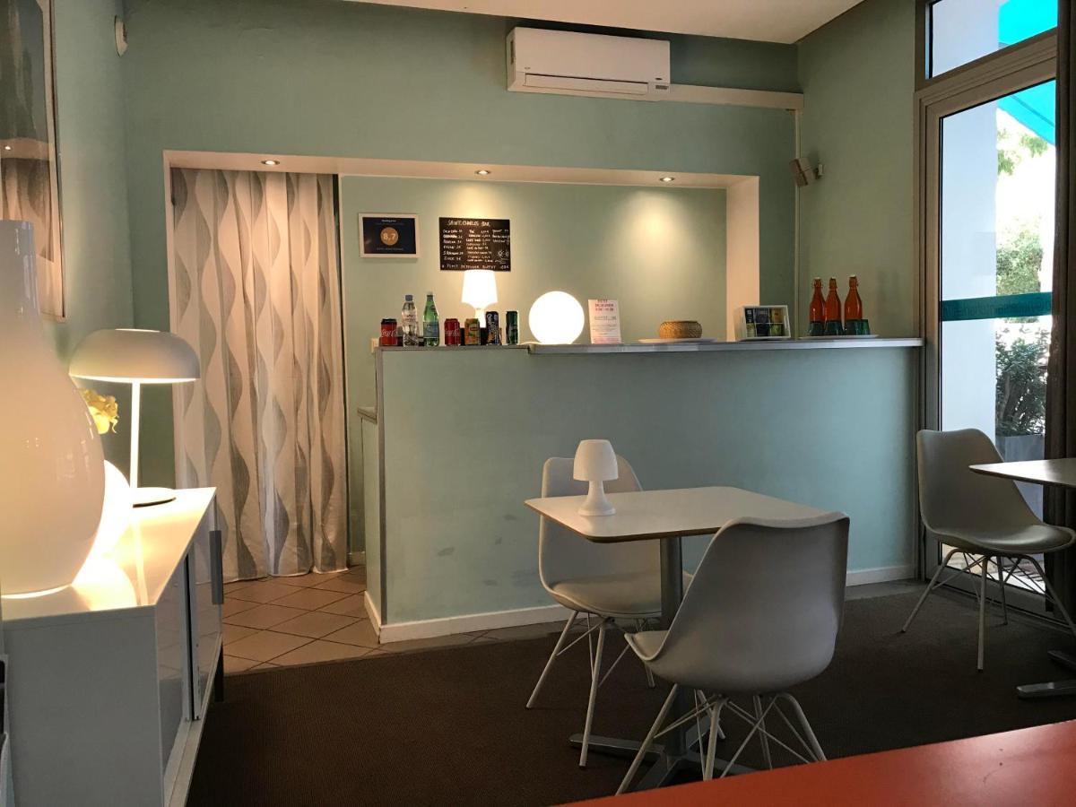 Hotel Saint-Charles Juan-les-Pins Esterno foto