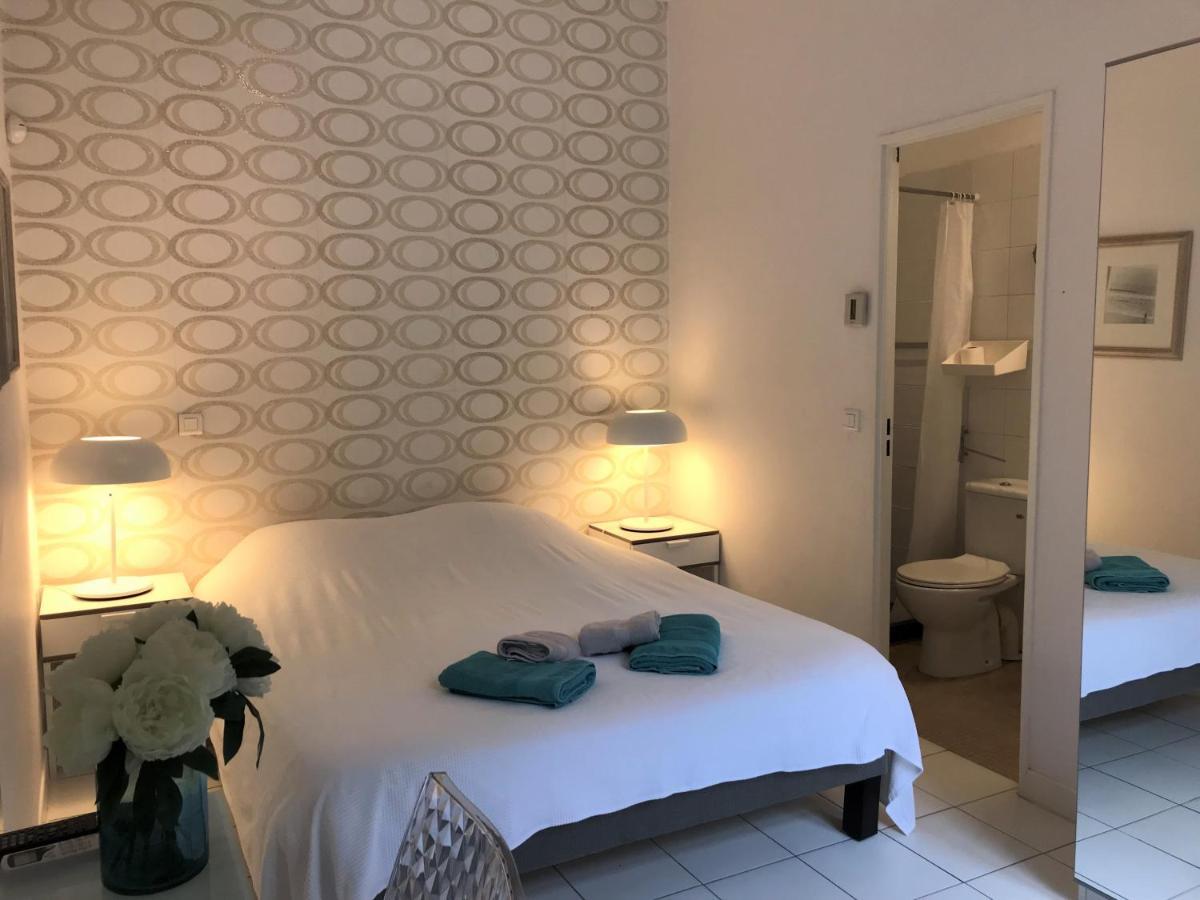 Hotel Saint-Charles Juan-les-Pins Esterno foto